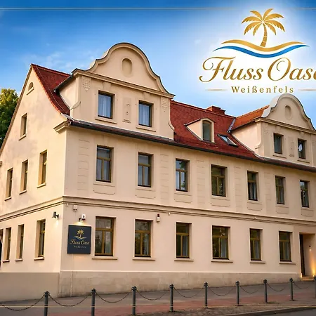 Fluss Oase - Feldschloessschen Weißenfels